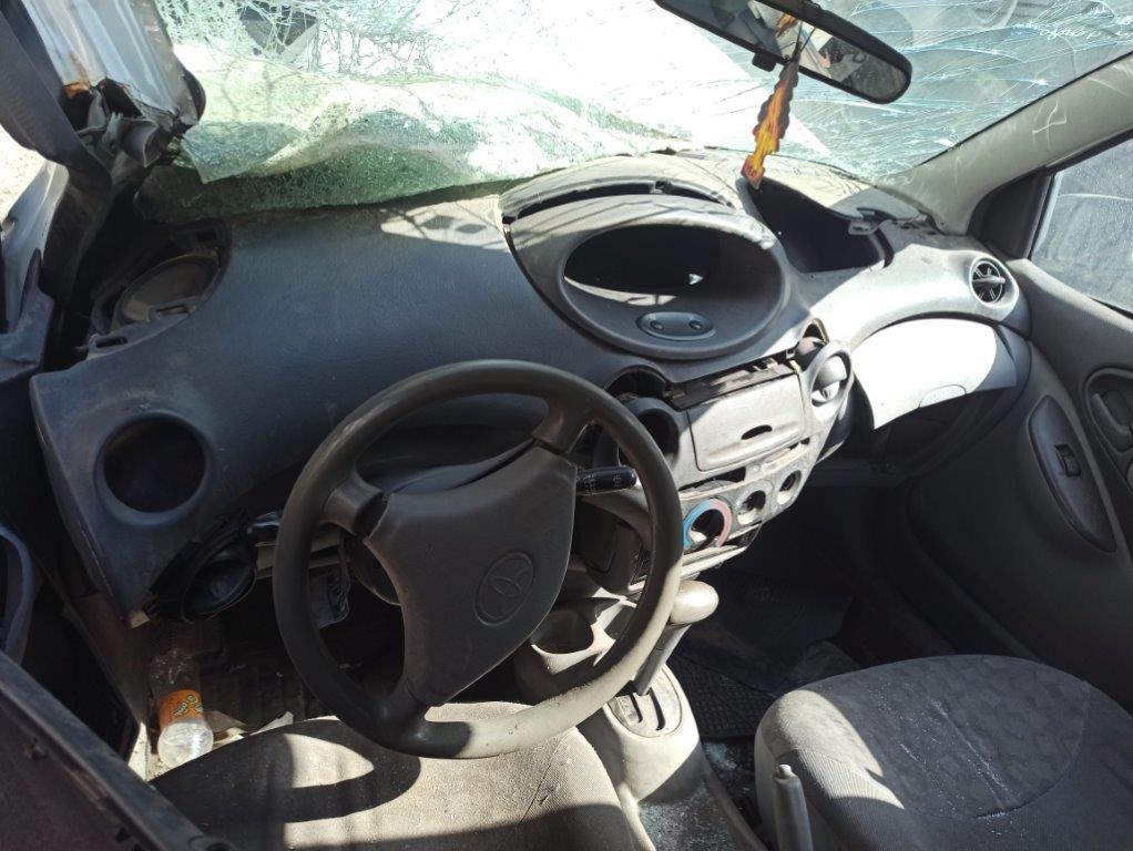  Toyota YARIS 2002    EN DESARME